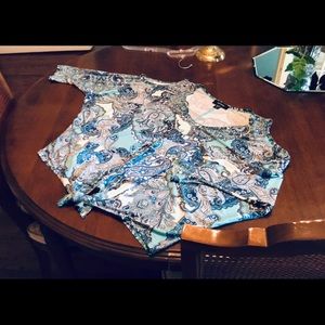 Karen Kane cold shoulder top with tie bottom sz XL